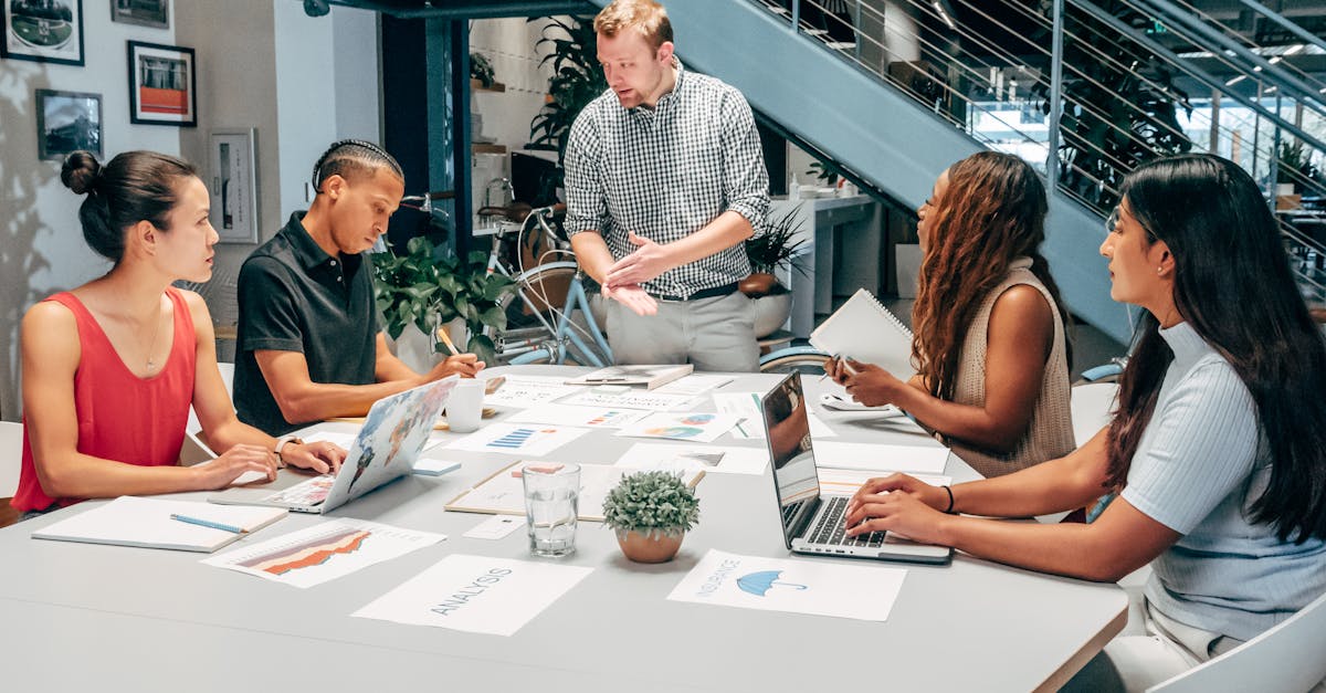 简信实名账号：如何利用短信进行社交联动和口碑效应